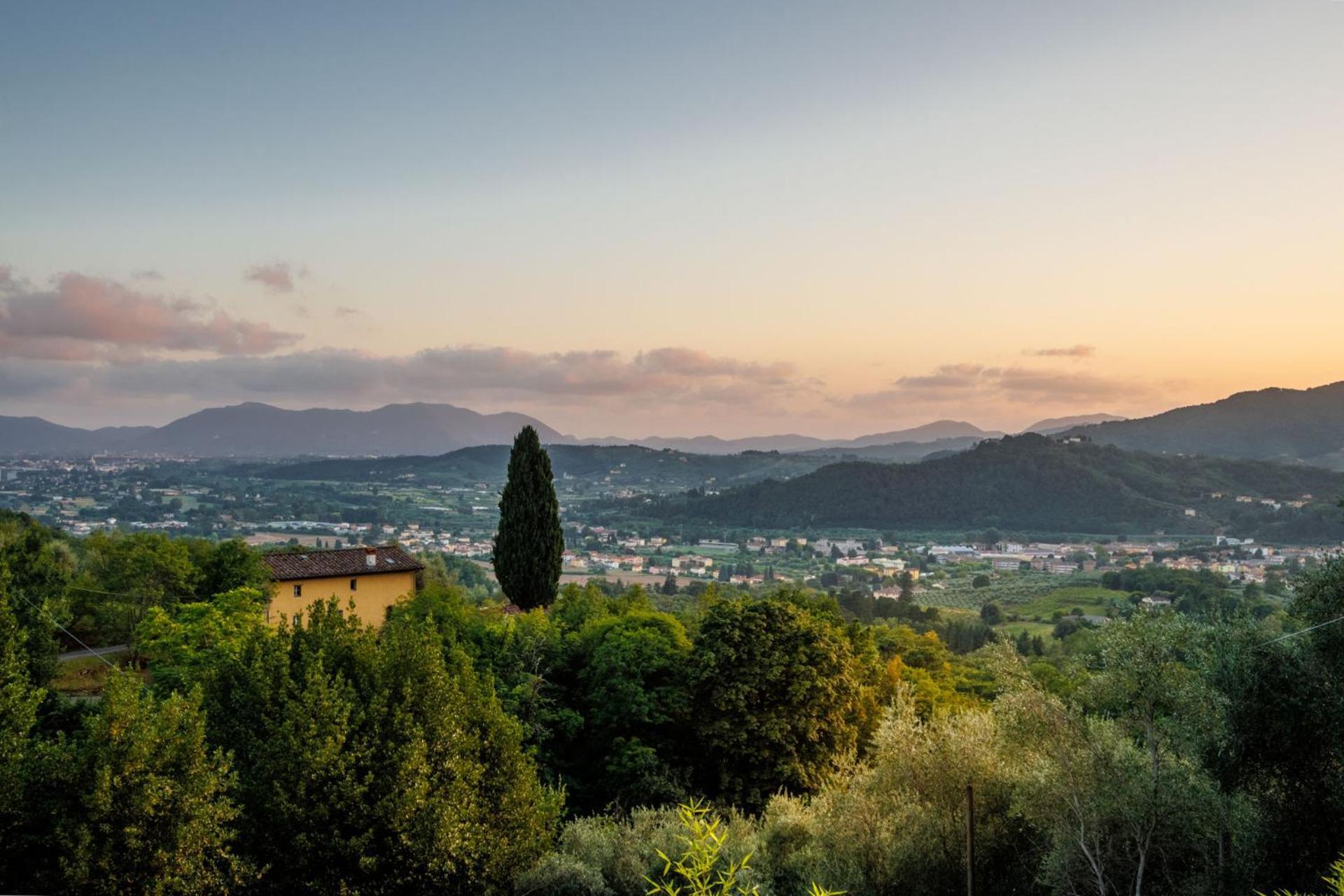 Villa Alice, Panoramic Stone Farmhouse To Sleep 10 Lucca Exteriör bild